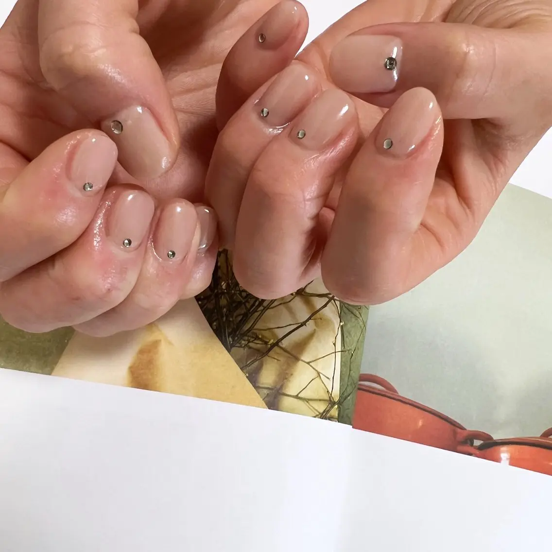ネイル シンプルネイル 春ネイル ストーンネイル pointillé .ayaのネイルデザイン