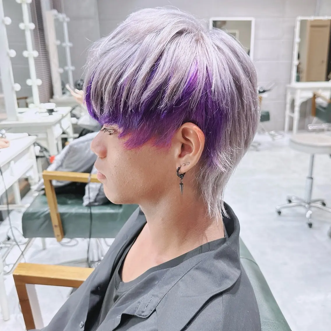 ショート カラー アッシュ ブリーチ デザインカラー ハイトーンカラー インナーカラー DAYS Men’sのヘアスタイル