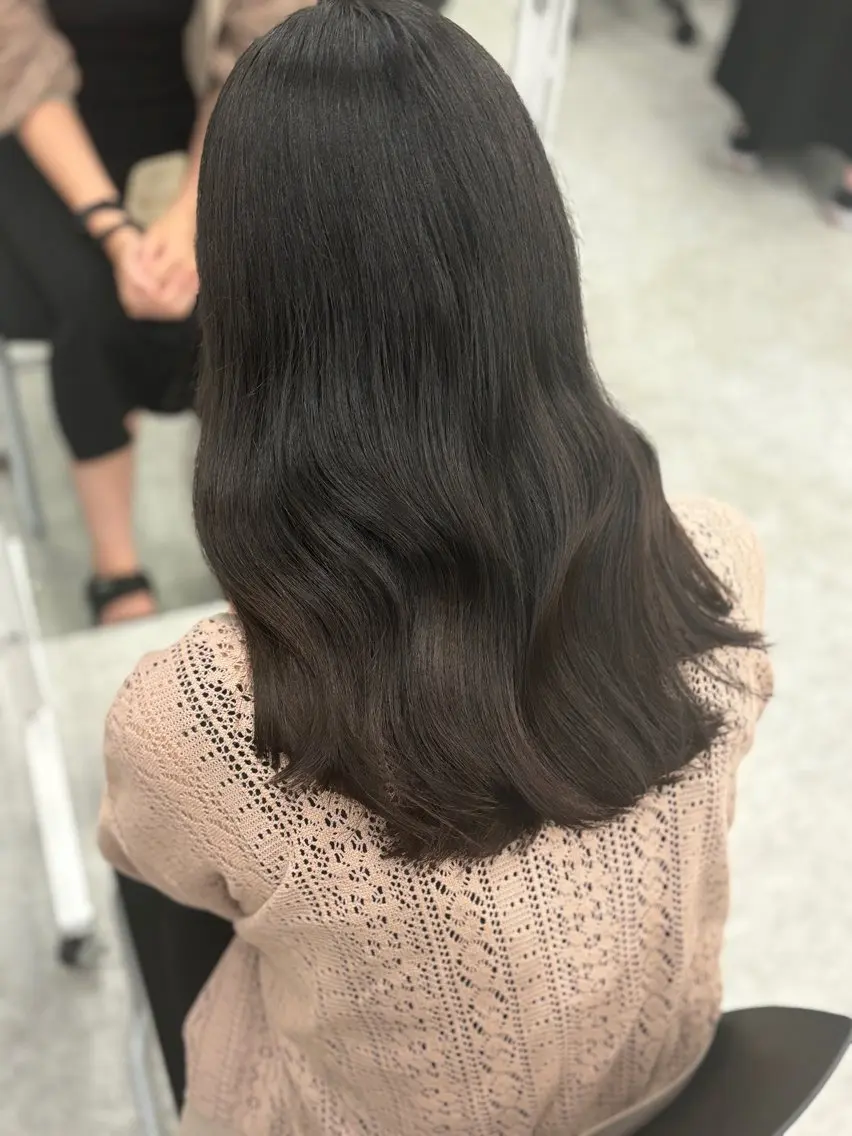 ロング カット ヘアカラー トリートメント 顔まわりレイヤー/諒 オリーブカラー/天神のヘアスタイル