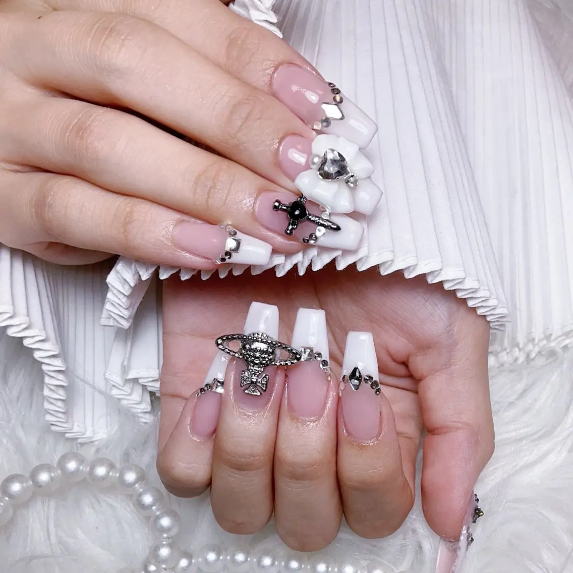 ネイル ハンドネイル 🍭Yun nail hyejin🌸のネイルデザイン