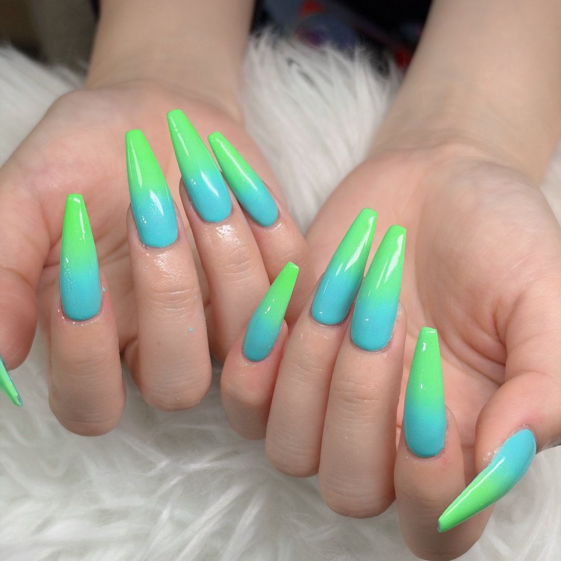 ネイル フットネイル フレンチネイル グラデーション 韓国ネイル ロングネイル ハンドネイル Hot Nail Salonのネイルデザイン