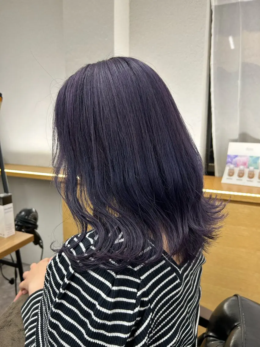 ミディアム カラー ラベンダーカラー Emitas.　井上 真奈美のヘアスタイル