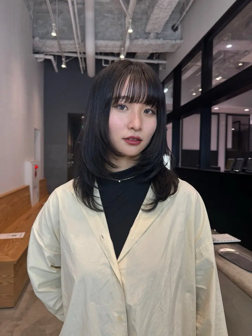 セミロング レイヤーカット 小佐田 航平のヘアスタイル