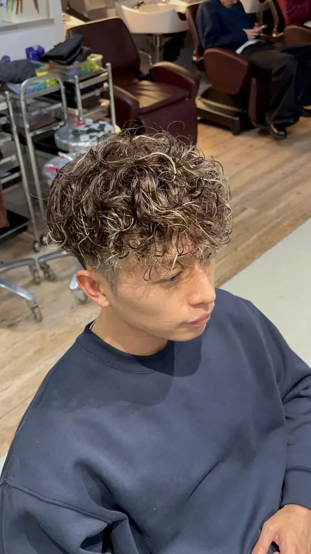 パーマ メンズ メンズパーマ カット パーマ fifth原宿 宮部蓮のヘアスタイル