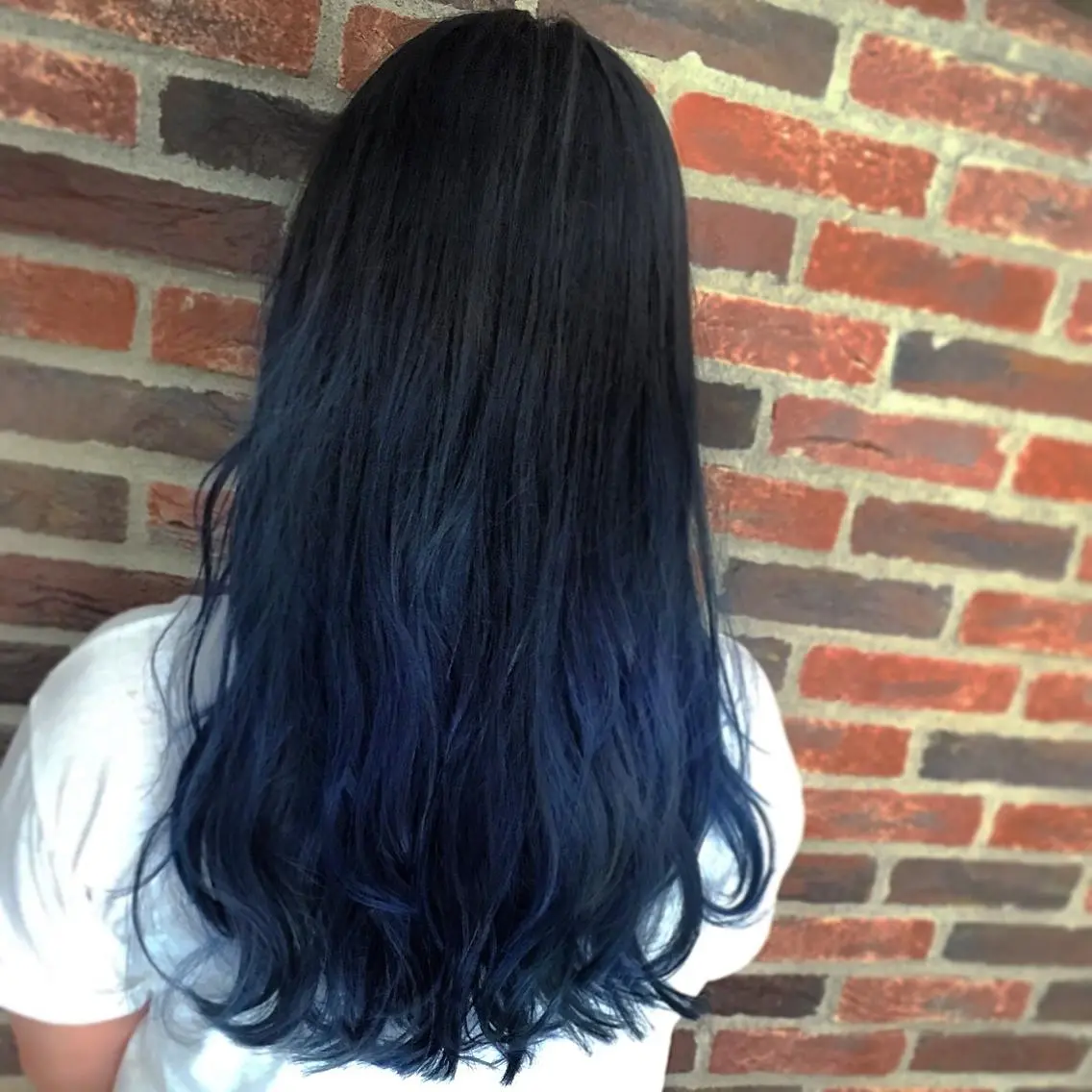 セミロング ロング カラー ブルーカラー グラデーションカラー ネイビーカラー メンズ特化美容師 カラー専門ぺーターのヘアスタイル