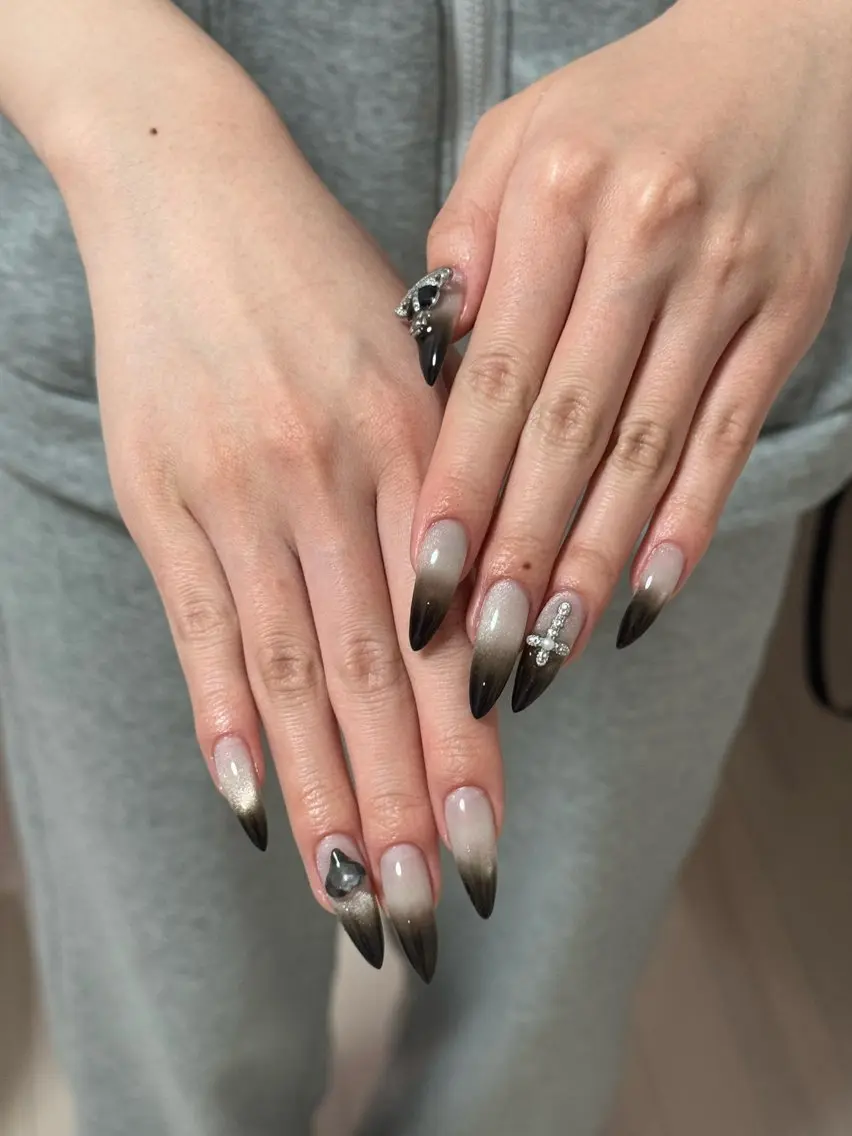 ネイル アートネイル オーロラネイル チークネイル フレンチネイル ガラスフレンチ 🎀🎀YooLi Nail Salonのネイルデザイン