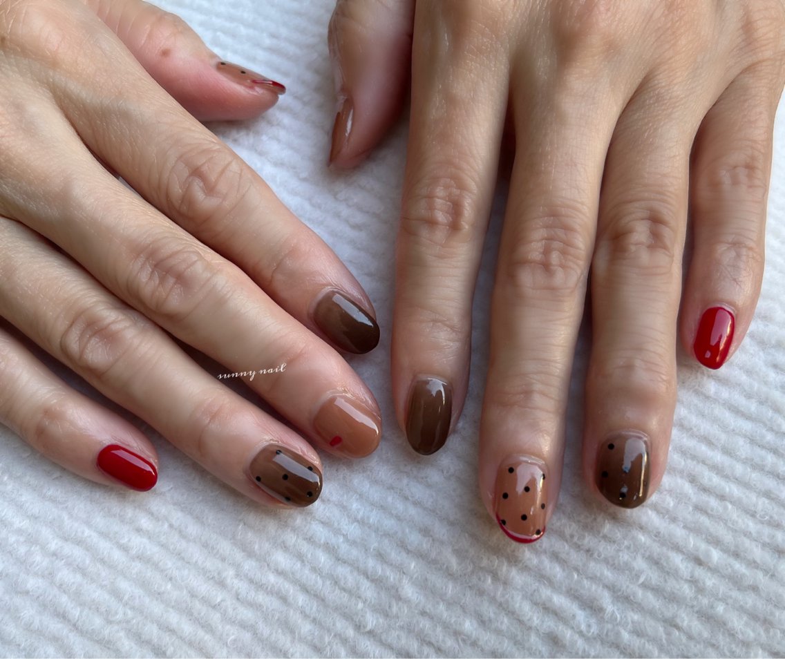 ネイル ブラウン ドット ジェルネイル ゴールド ニュアンスネイル sunny nailのネイルデザイン