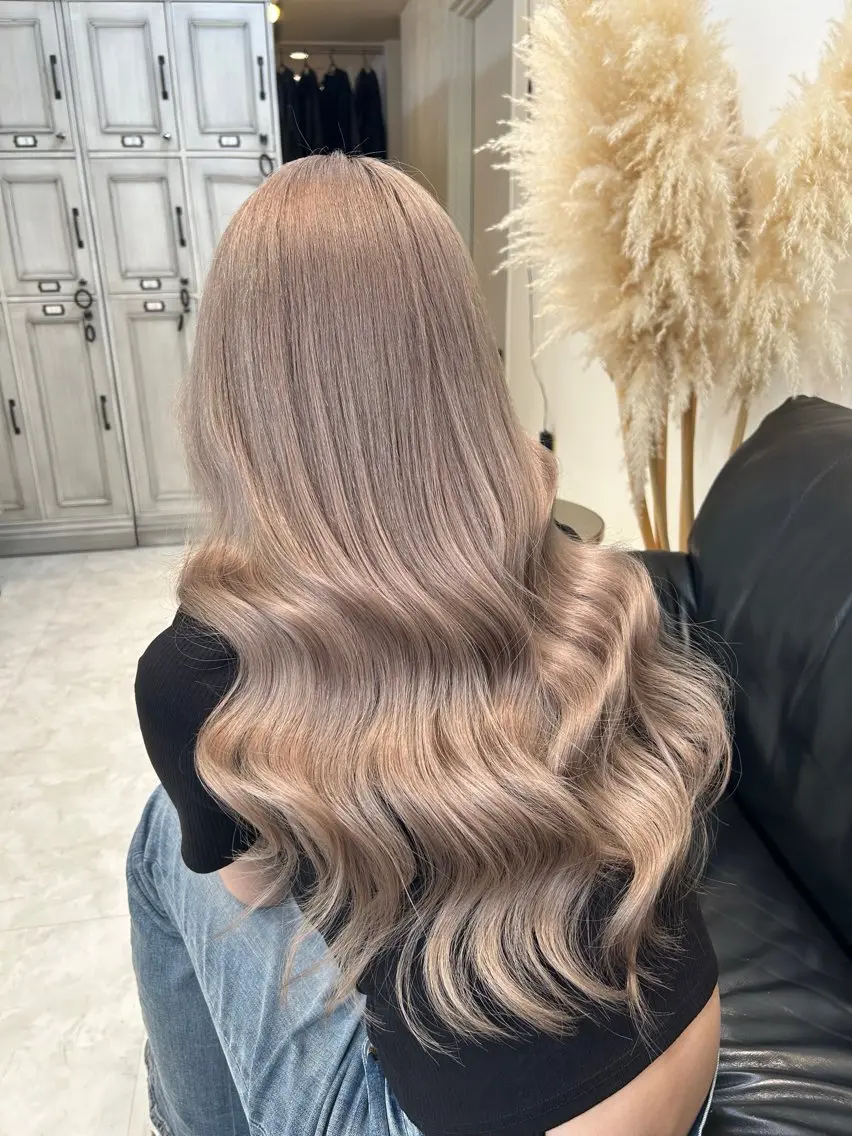 ロング カラー ブリーチ ケアブリーチ ハイトーンカラー エクステ トリートメント ANKH CROSS 🦋mako🦋のヘアスタイル