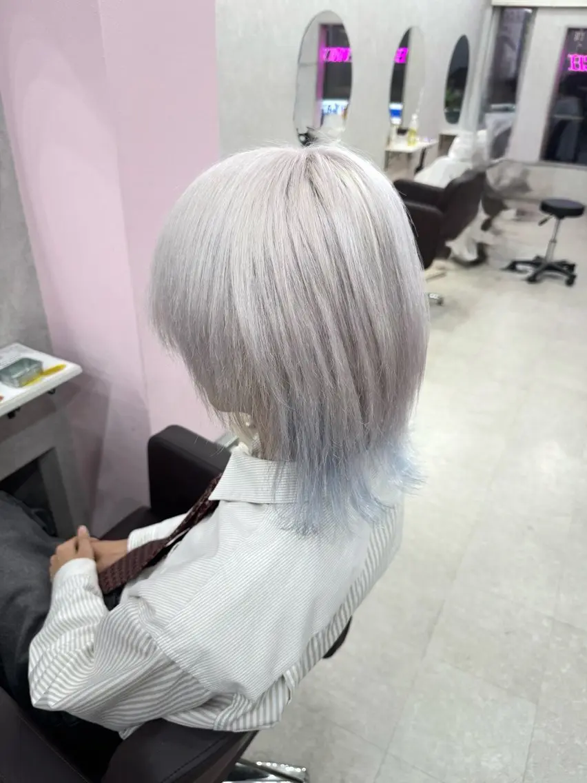 ショート カラー ブルーカラー ヘアカラー トリートメント ヘアセット 小川 新大のヘアスタイル