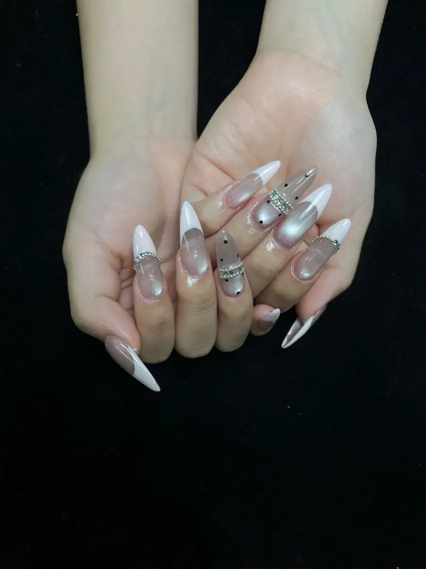 ネイル ハンドネイル ongles chicのネイルデザイン