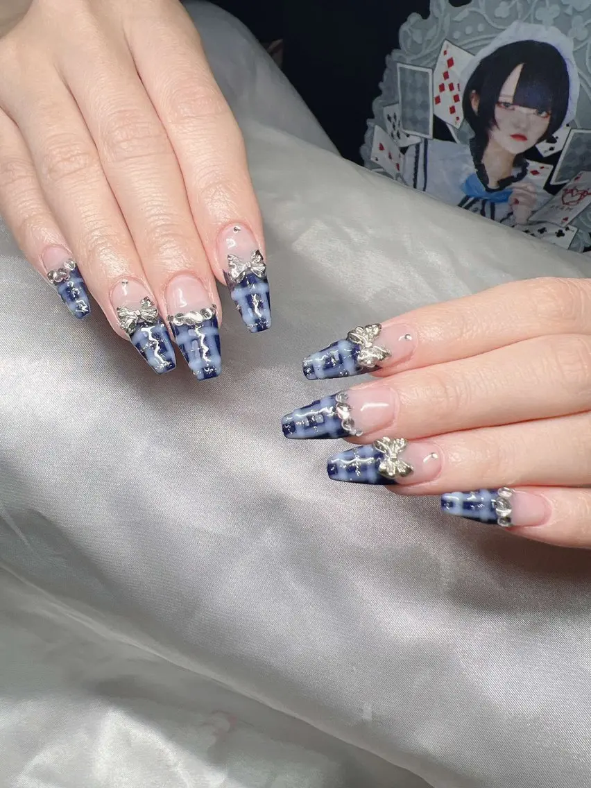 ネイル オーロラネイル チークネイル 長さ出し フットネイル フレンチネイル ハンドネイル Lee Nails チップ長さだし専門店のネイルデザイン