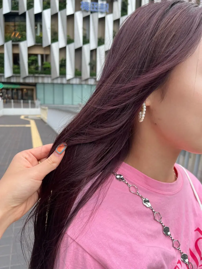 ロング ルナ｜大人レイヤー｜ 白髪ぼかしハイライトのヘアスタイル
