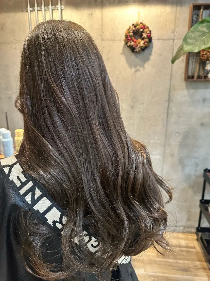 ロング カラー ベージュカラー 透明感カラー オリーブベージュ オレンジ ヘアカラー トリートメント 🫧MANA🫧縮毛 矯正モデル募集中🧡のヘアスタイル