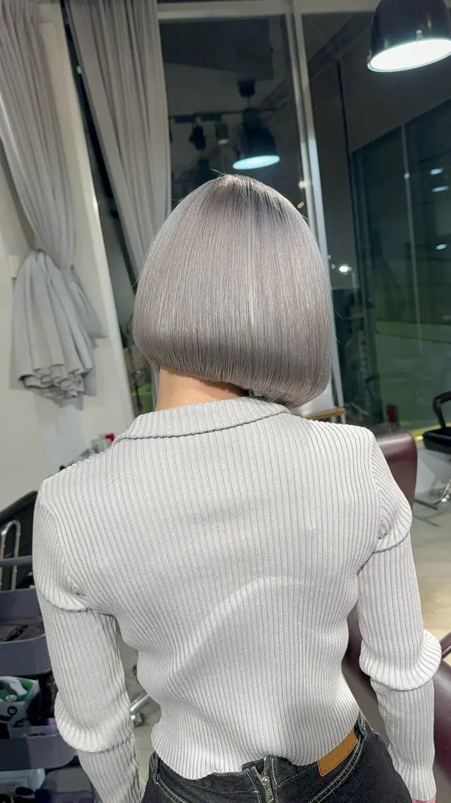ショート カラー カット ヘアカラー トリートメント ヘアセット 💜ハイトーン💛 マジカルかいちゃんのヘアスタイル