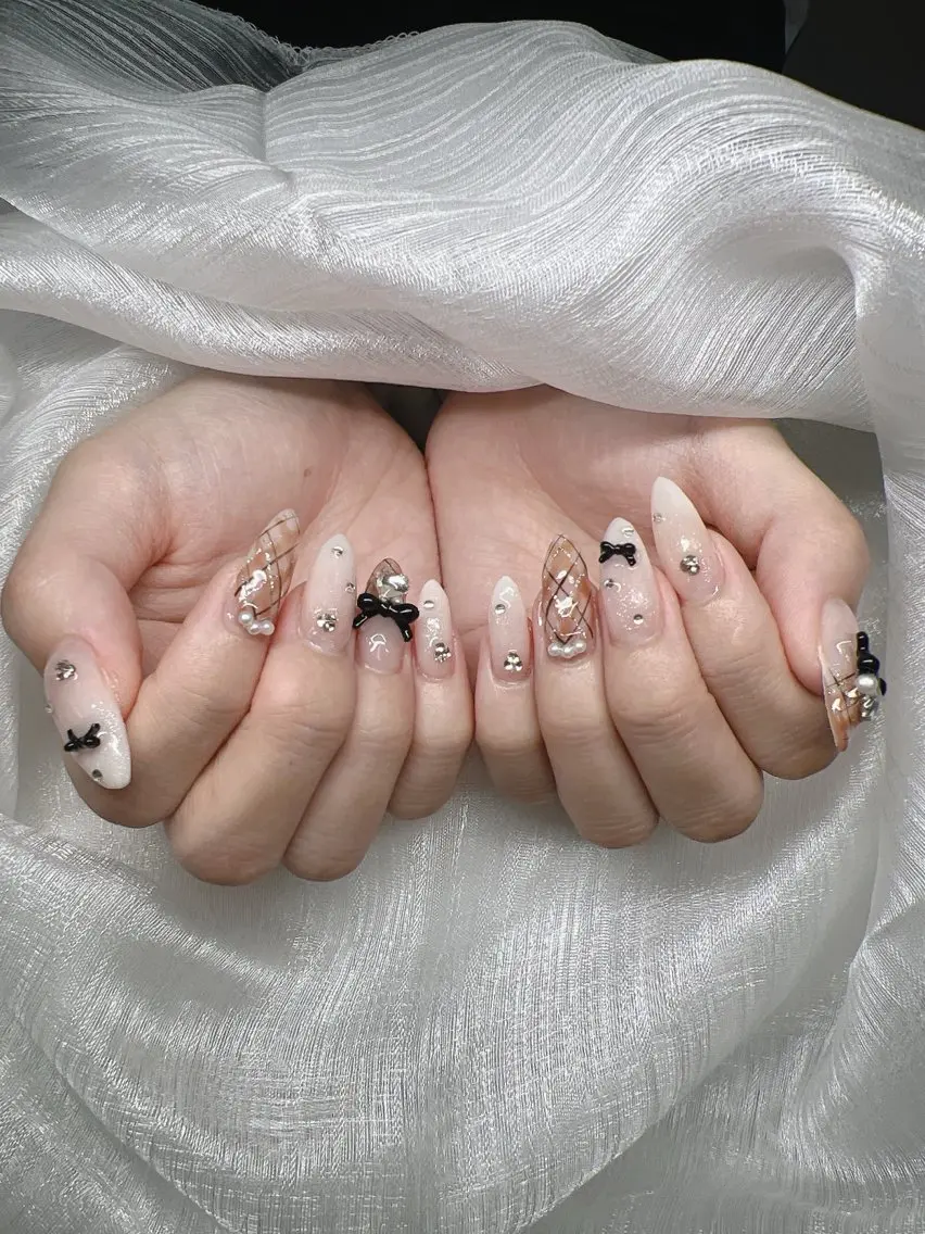 ネイル 長さ出し グラデーション キラキラネイル マグネットネイル ニュアンスネイル ハンドネイル Lee Nails チップ長さだし専門店のネイルデザイン