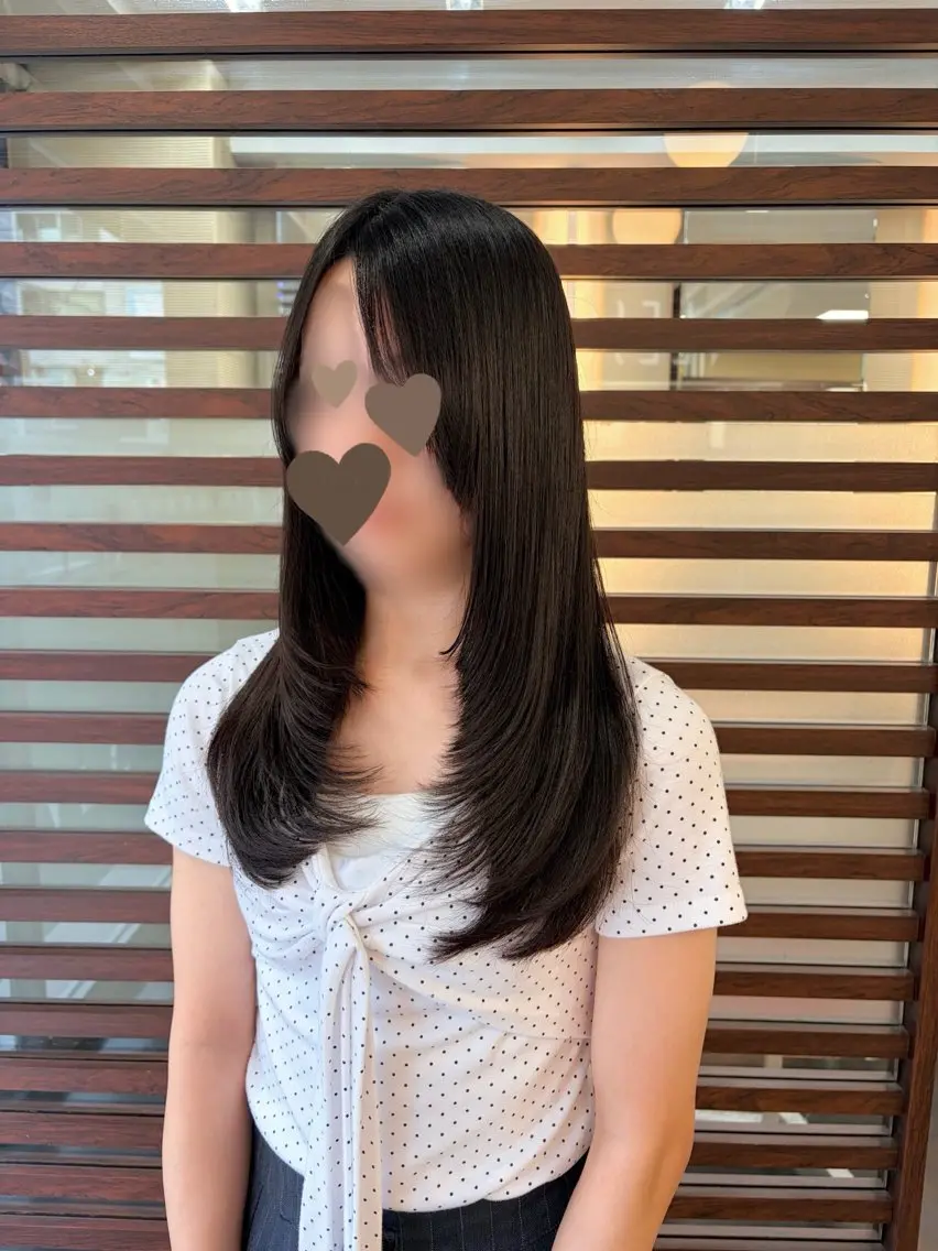 ロング 顔まわりレイヤー 顔周りカット レイヤーカット カット クボタ ホノカのヘアスタイル