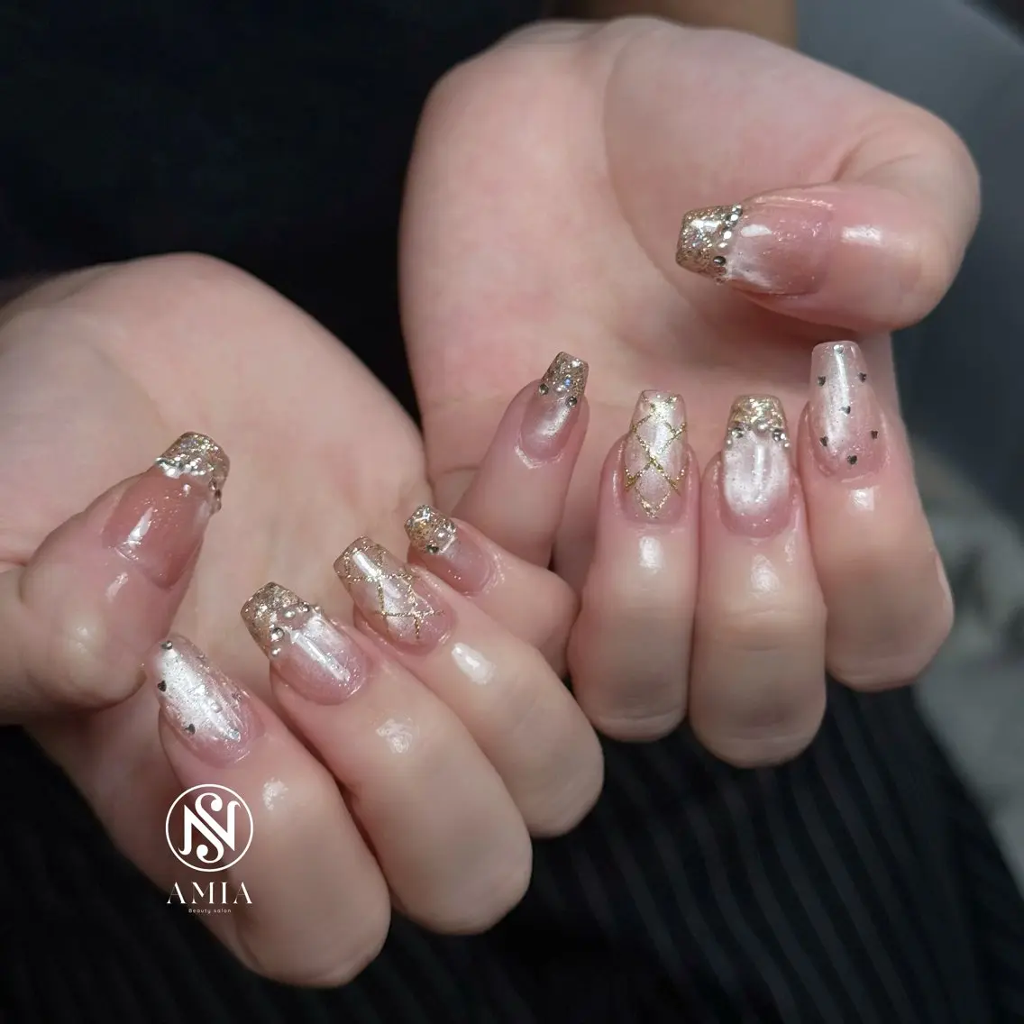 セミロング ハンドネイル 🌟AMIA BEAUTY🌟のネイルデザイン