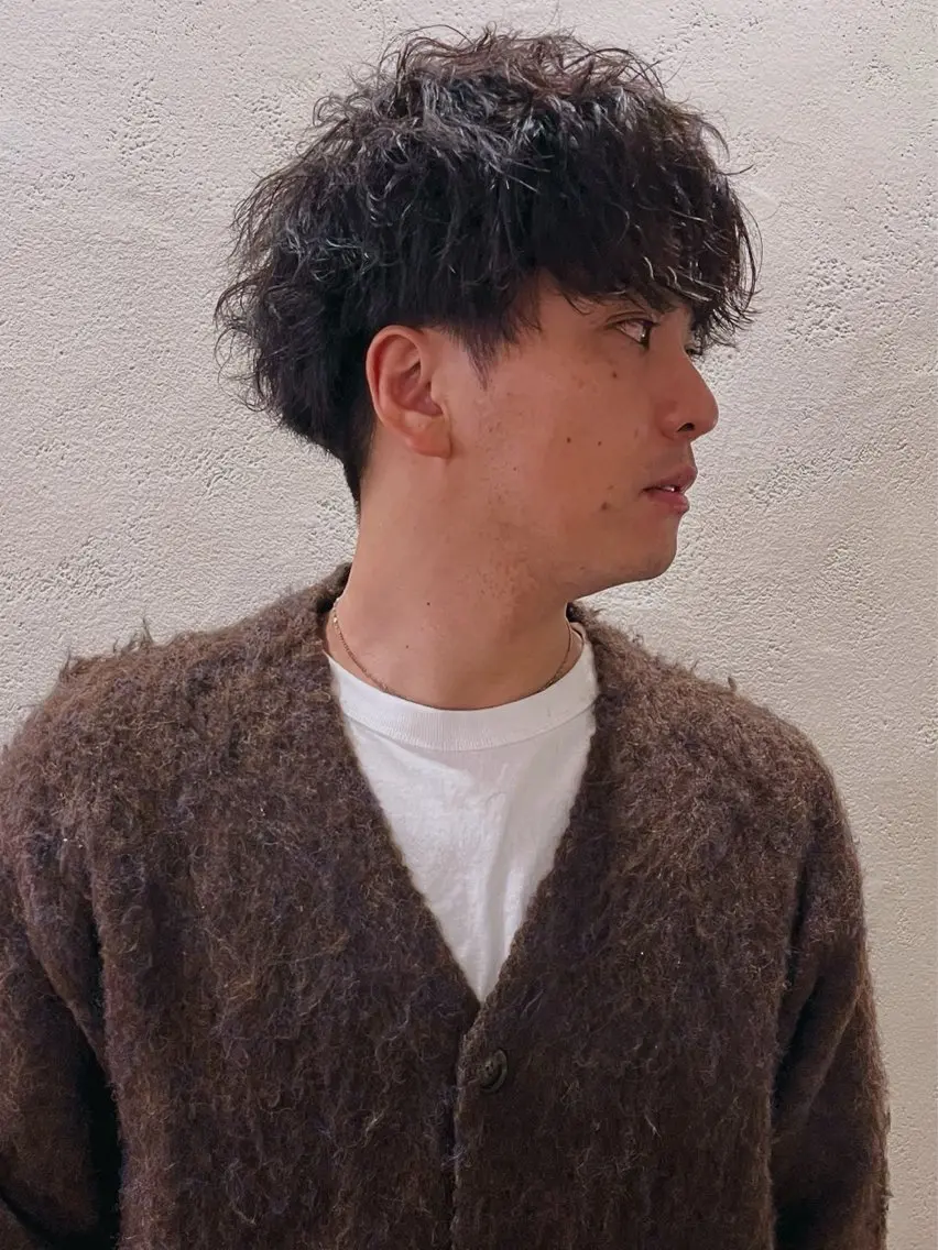 メンズカット＋波巻きパーマ(眉カット＋眉ワックス脱毛無料サービス付き）の写真