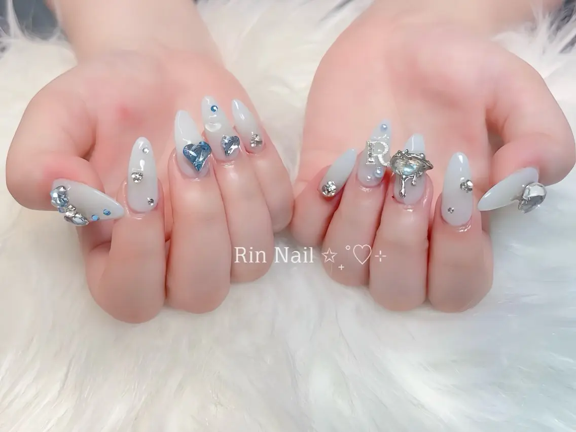 ネイル オーロラネイル チークネイル 桜ネイル クリアネイル ドット ハンドネイル Rin Nail Shinokuboのネイルデザイン
