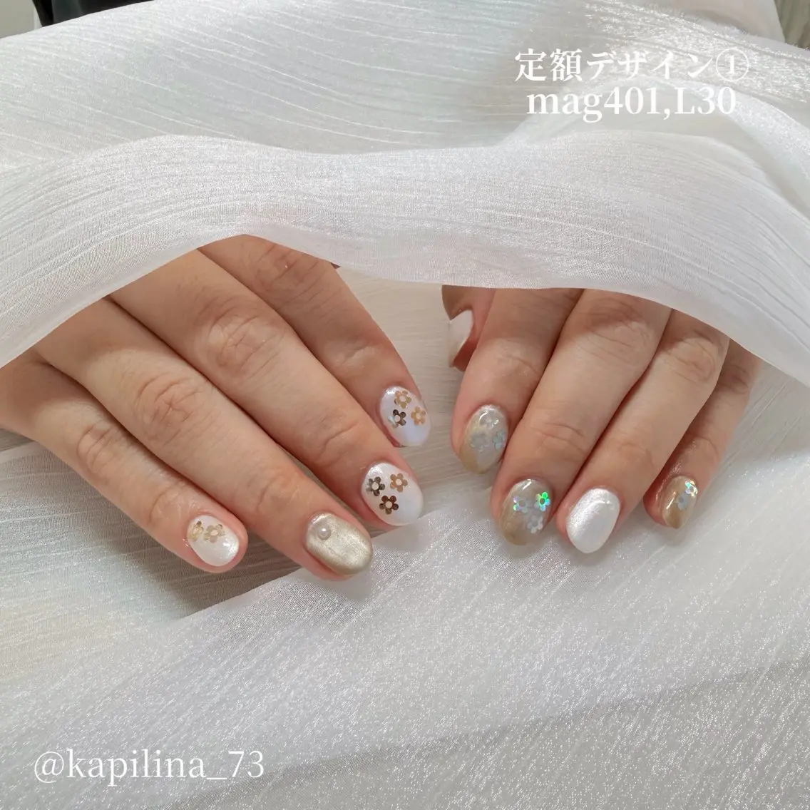 ネイル ホログラムネイル マグネットネイル 冬ネイル Kapilina🌺 MOMOのネイルデザイン