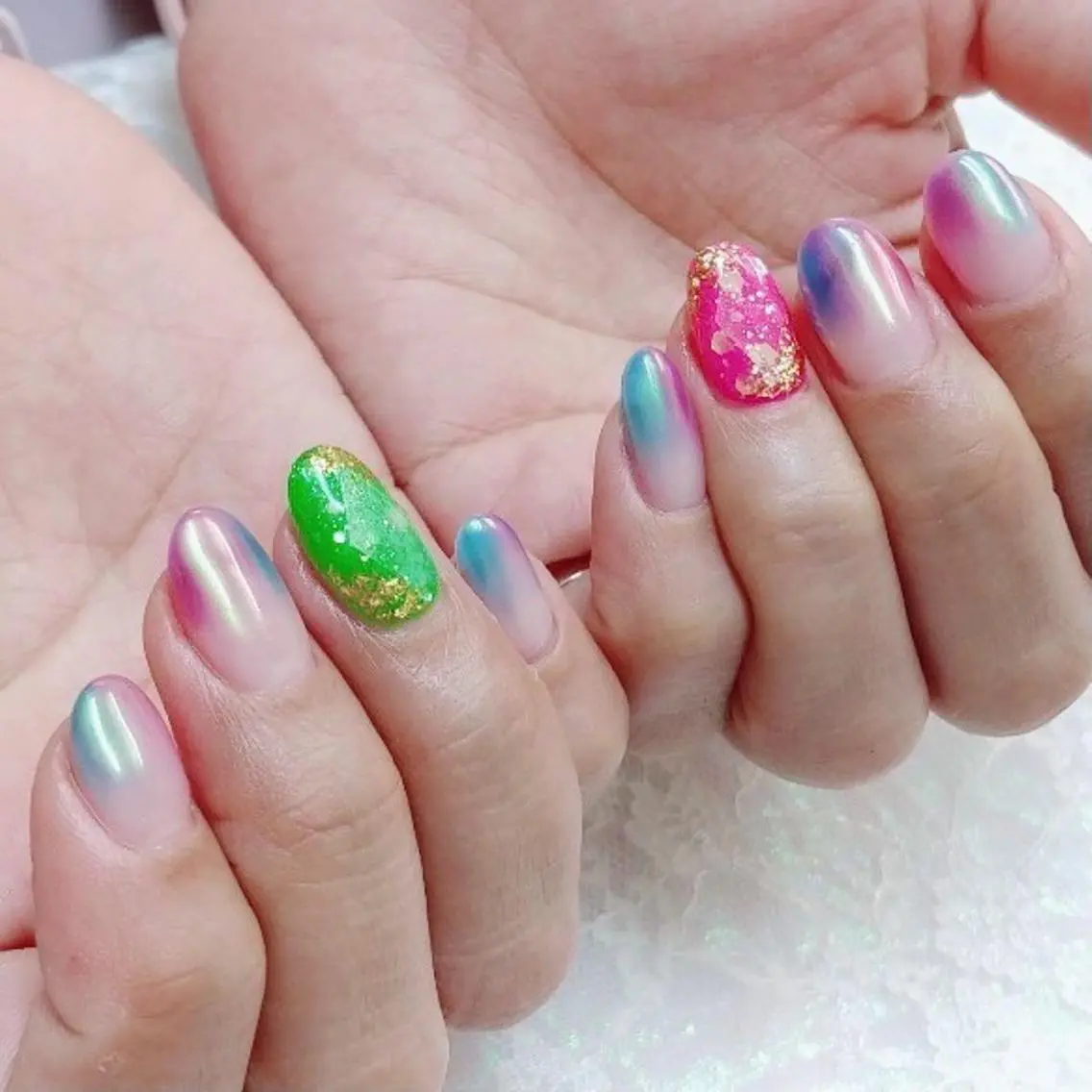 ネイル オーロラネイル ジェルネイル グラデーション 持ち込み 冬ネイル ハンドネイル Nail lieNのネイルデザイン