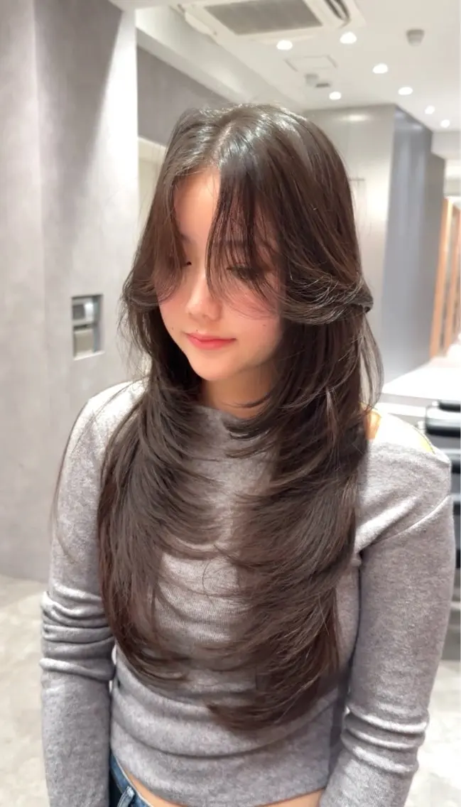 ロング カラー カット ヘアカラー トリートメント 新宿/レイヤーカット 韓国ヘア/海外ヘアのヘアスタイル