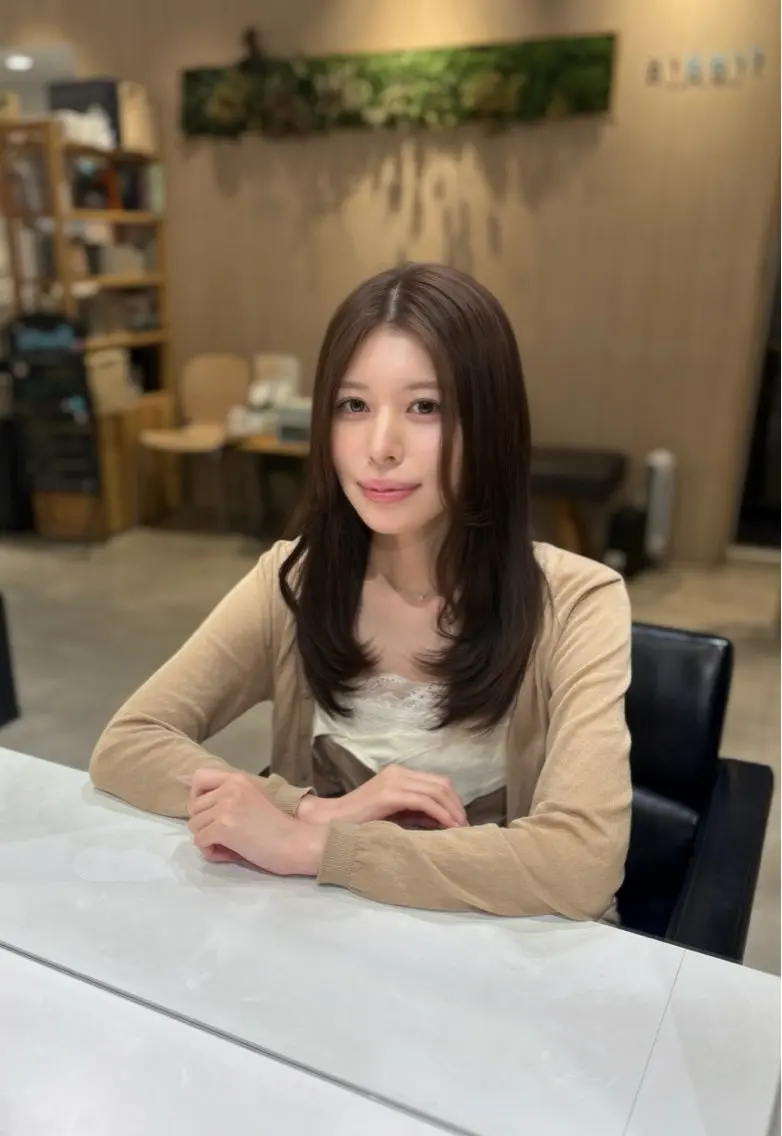 セミロング 【表参道】艶カラー 松原 栞🌼‎🤍のヘアスタイル