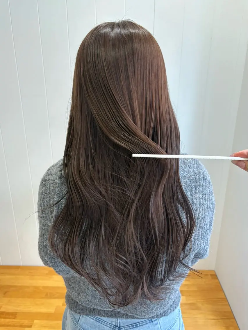 カラー ながい りなのヘアスタイル