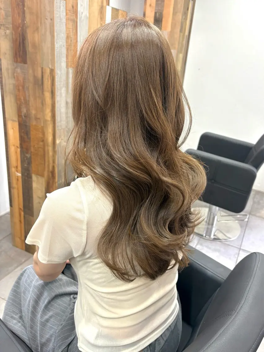 セミロング カラー ブリーチ 透明感カラー ブリーチなしカラー カット ヘアカラー yoro /ミホのヘアスタイル