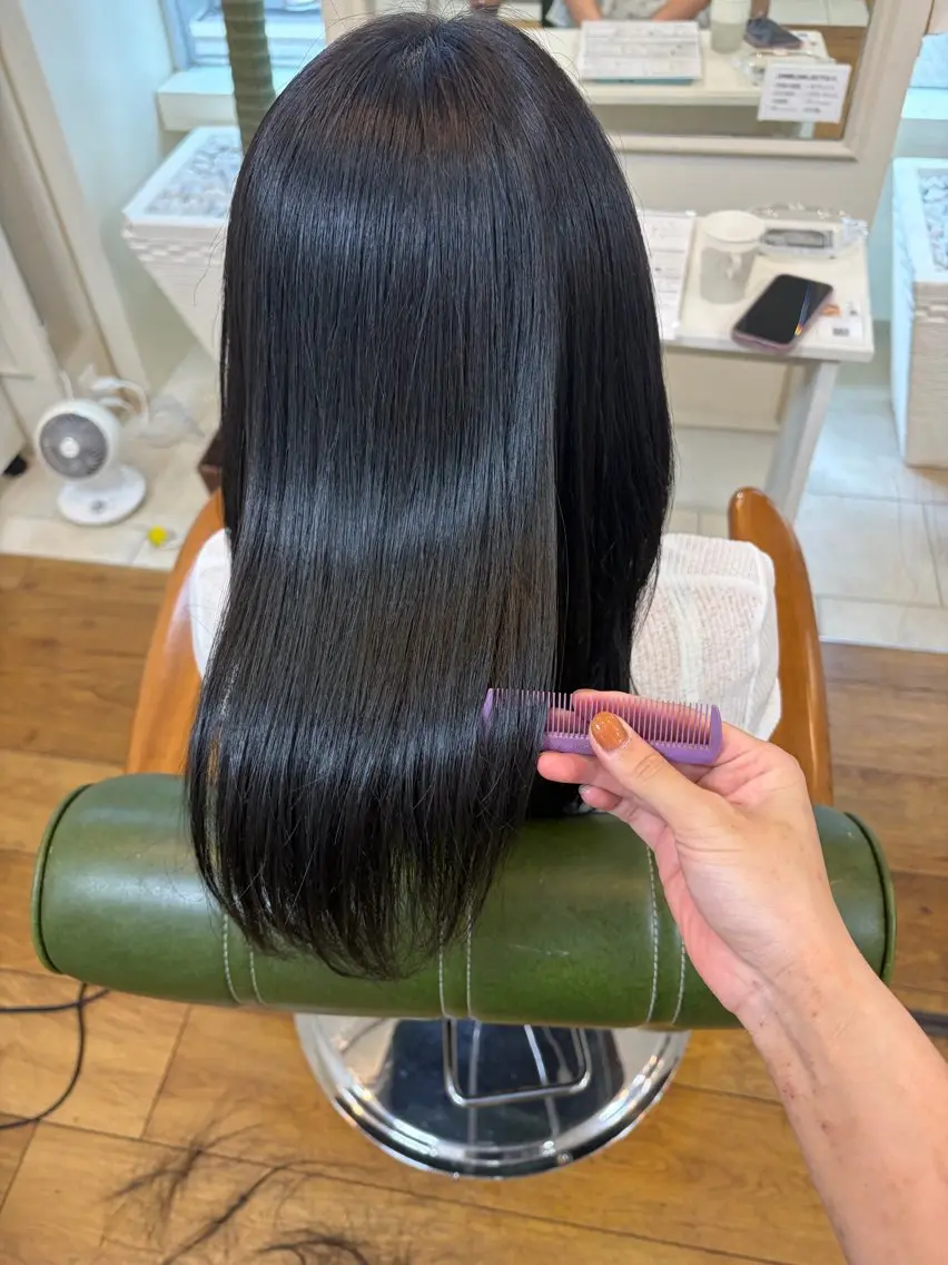 ミディアム カラー 髪質改善 レイヤーカット トリートメント 酸性ストレート カット ヘアカラー トリートメント 髪質改善/レイヤー/ ボブ/磯野史歩のヘアスタイル