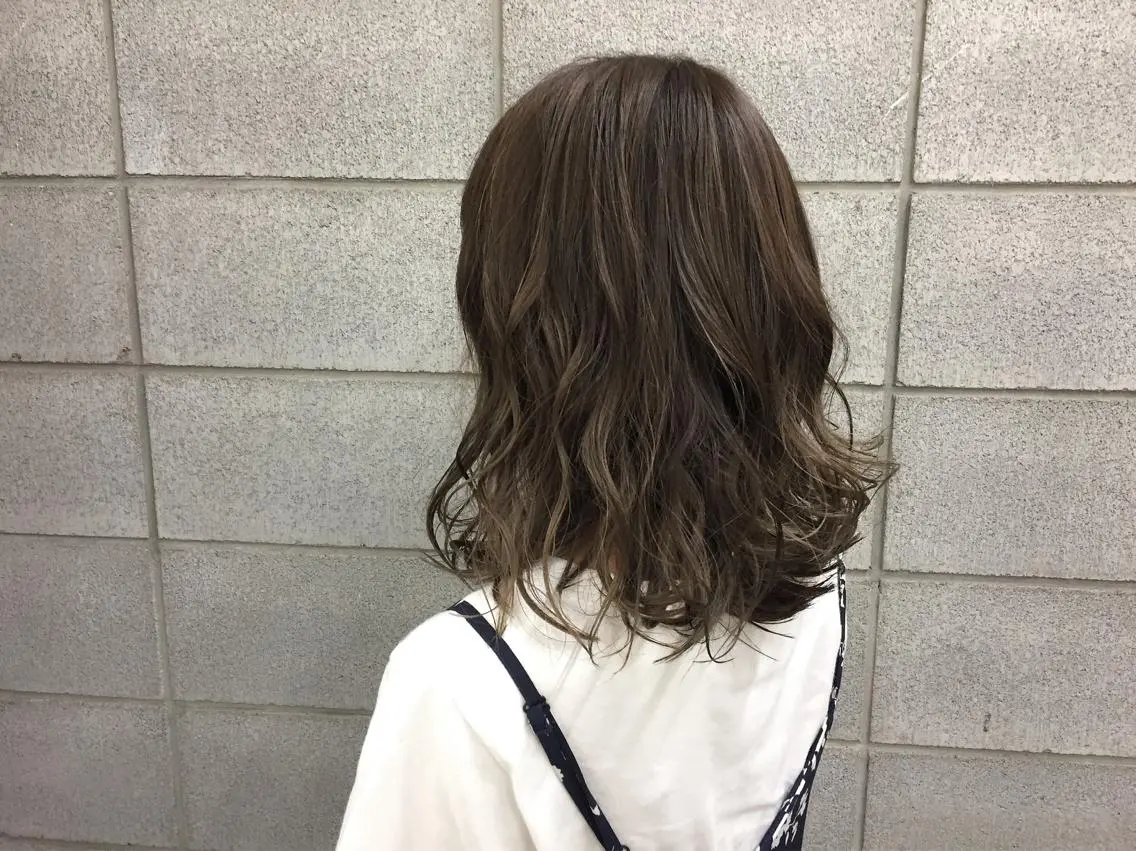 ミディアム カラー ITO YUKIのヘアスタイル