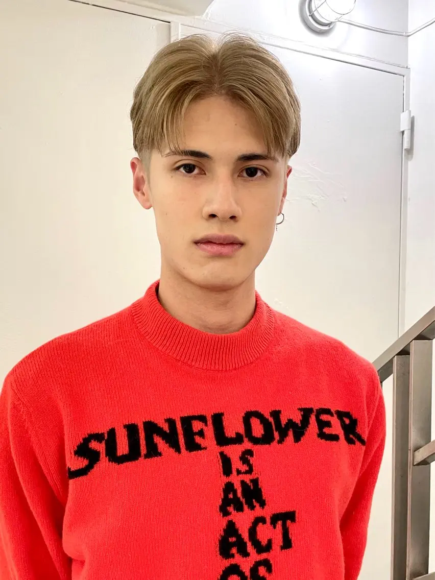 ショート カラー メンズ メンズブリーチ メンズハイライト メンズハイトーン メンズインナーカラー メンズパーマ カット ヘアカラー トリートメント スパイラルパーマ 🌐hina⭐️のヘアスタイル