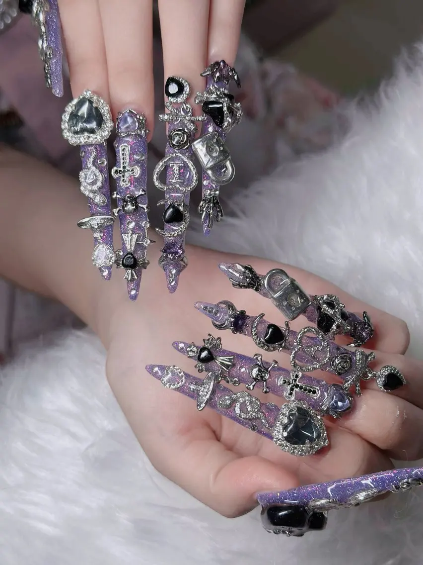 ネイル フレンチネイル ジェルネイル ガラスフレンチ ハロウィン ハート ハンドネイル H.baby Nail Salonのネイルデザイン