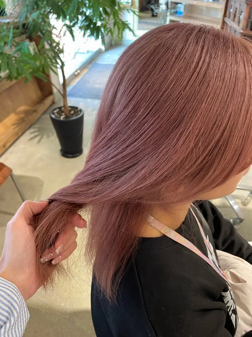 ミディアム ヘアカラー 透明感カラー🫧/ レイヤー/髪質改善のヘアスタイル