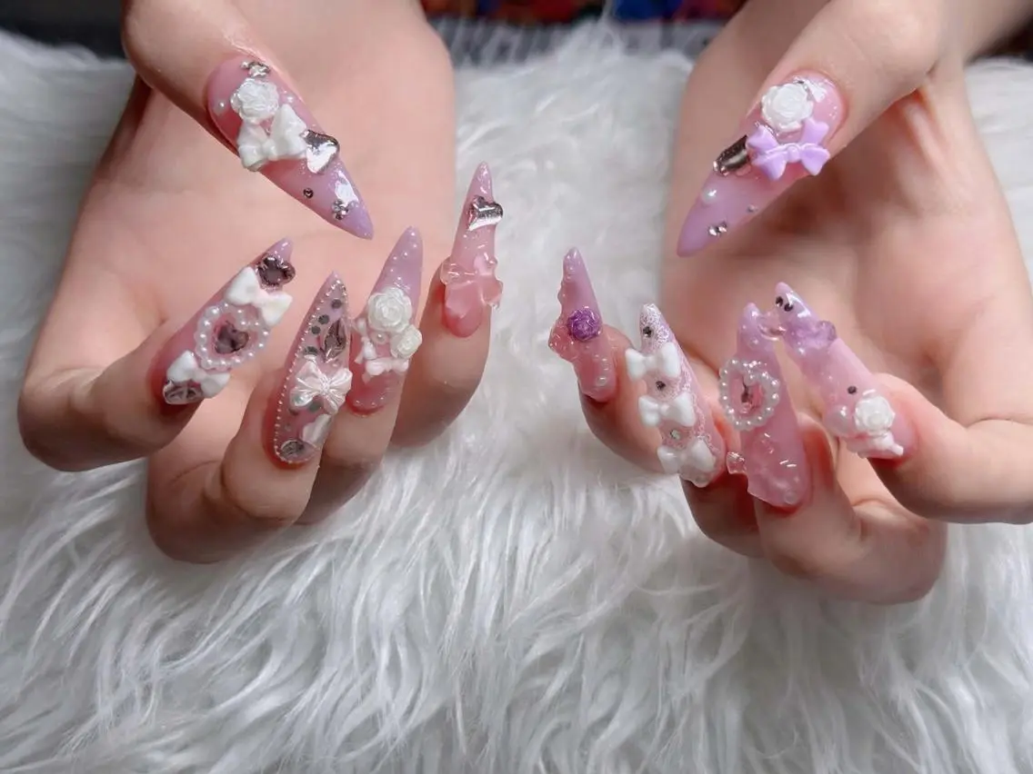 ネイル チークネイル フレンチネイル キラキラネイル 韓国ネイル マグネットネイル ハンドネイル mia H.babynailのネイルデザイン