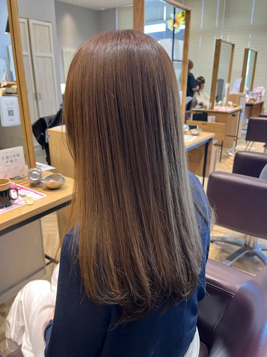 セミロング カラー ベージュカラー 透明感カラー ミント ミントベージュ とぐち しおりのヘアスタイル