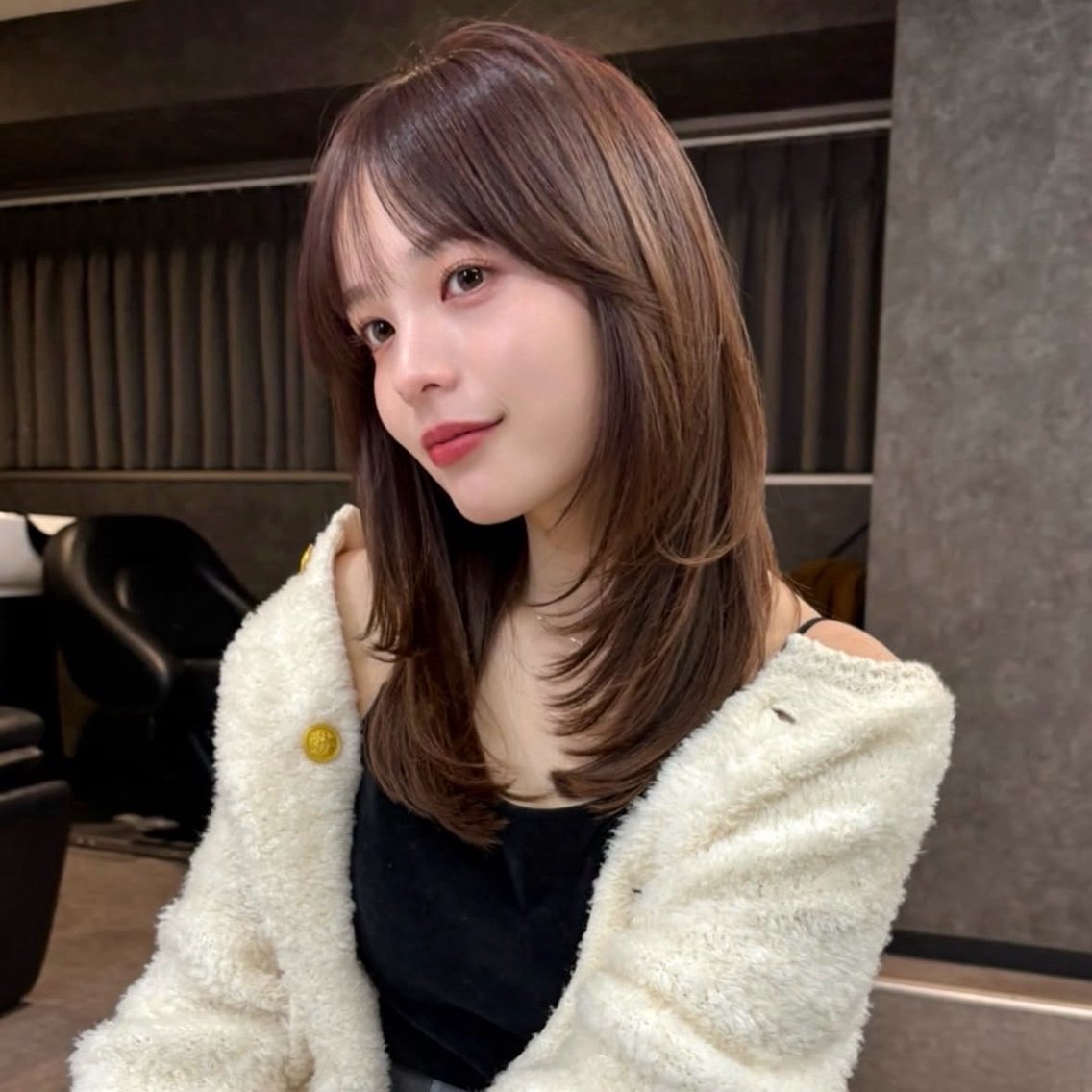 ミディアム くびれヘア 顔周りカット 髪質改善 韓国風ヘア レイヤーカット ヘアカラー トリートメント lana hair 新宿/髪質改善/韓国のヘアスタイル