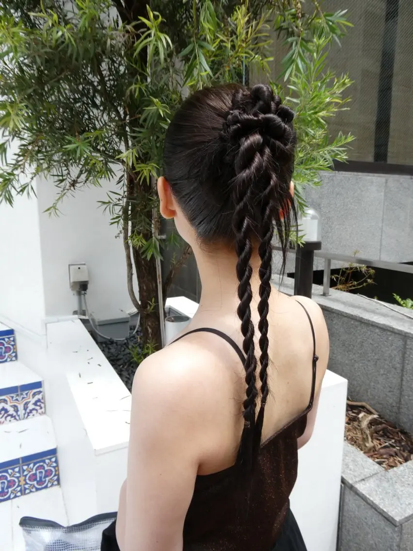 参列ヘアセットの写真