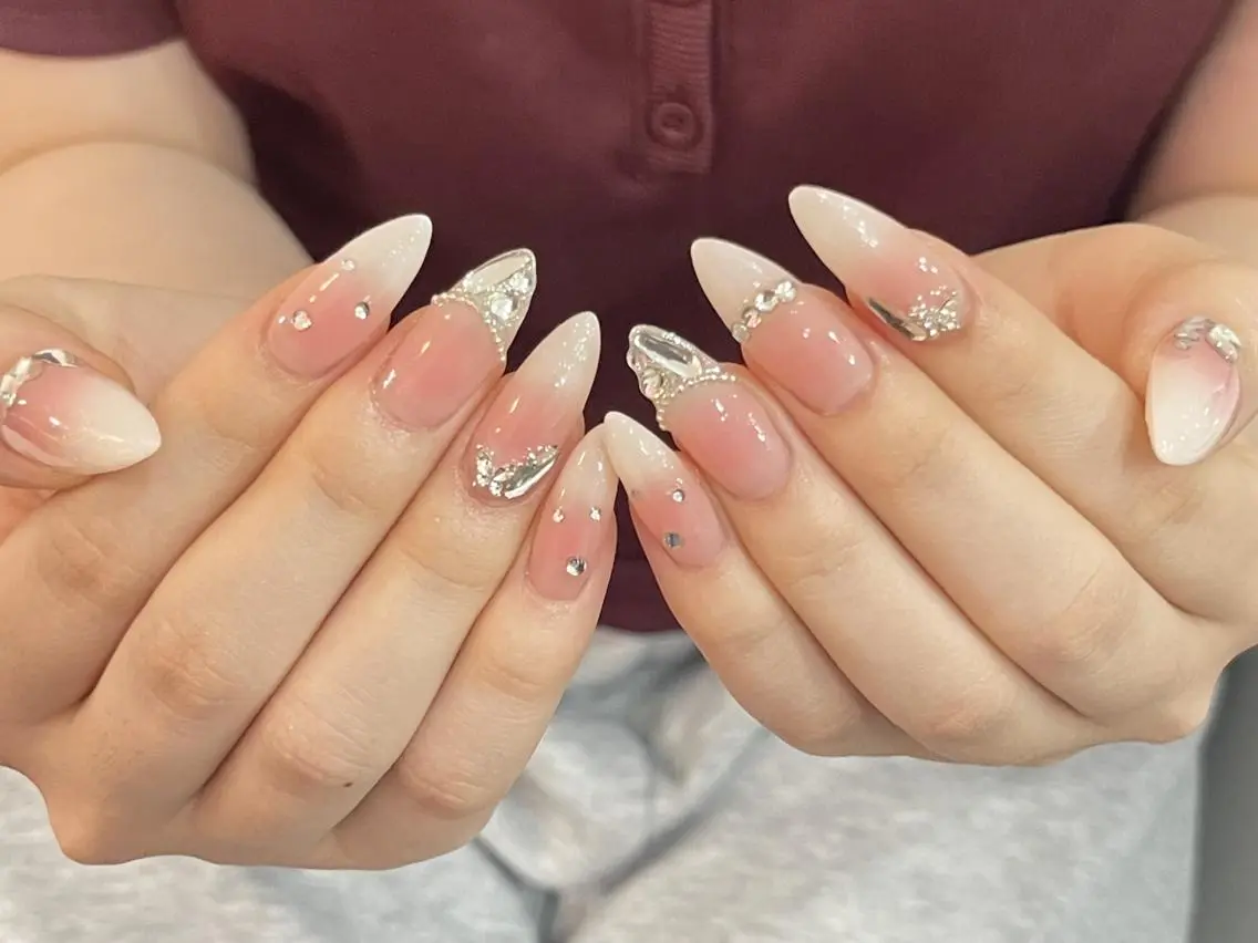 ネイル オーロラネイル 長さ出し フットネイル フレンチネイル ジェルネイル ハンドネイル アンアンBelle Nail 池袋のネイルデザイン