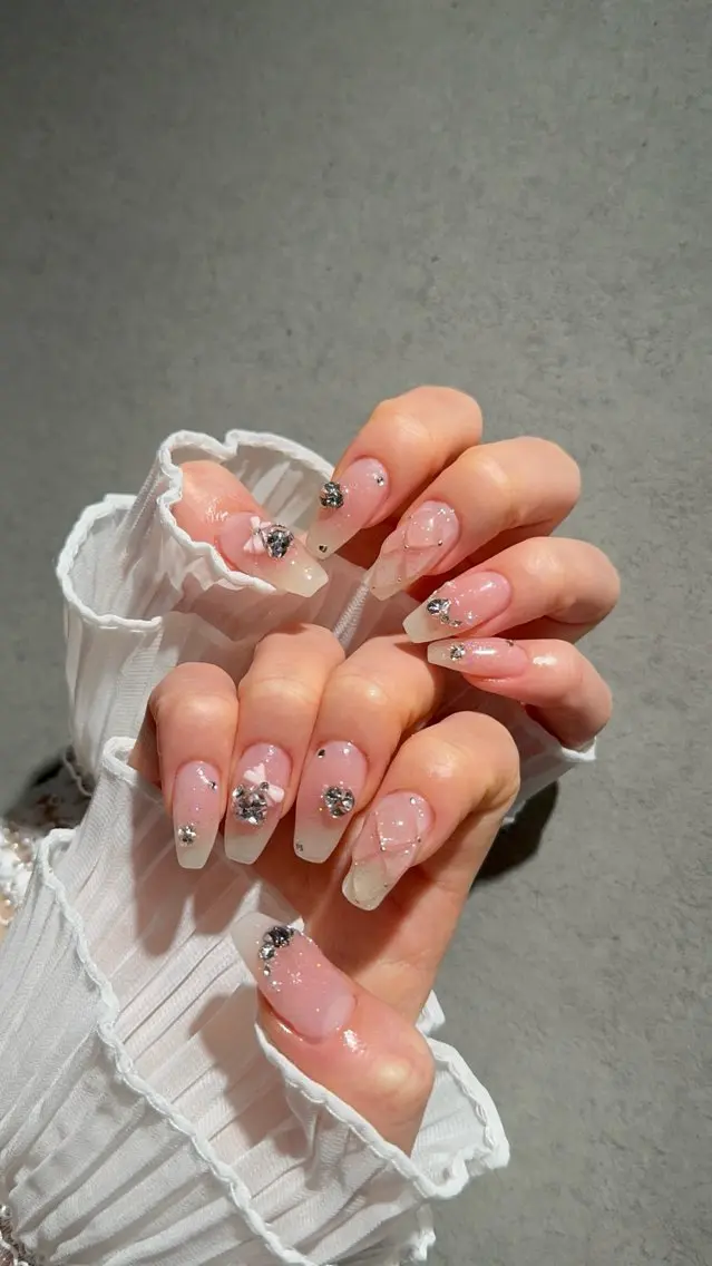 ネイル ハンドネイル I-nailロング /ワンホン/キラキラのネイルデザイン