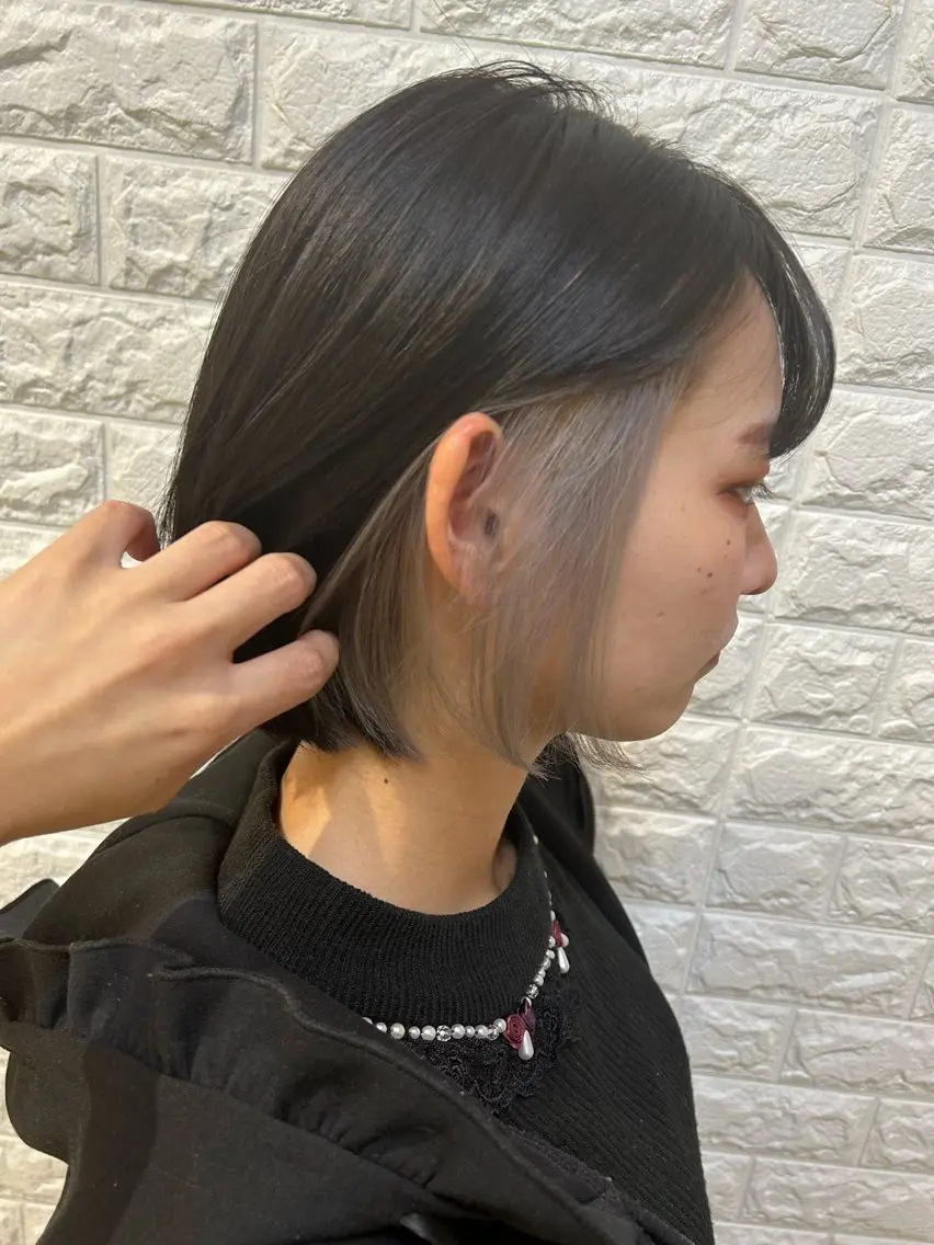 ショート カラー ブリーチ ヘアカラー 福森 みずきのヘアスタイル