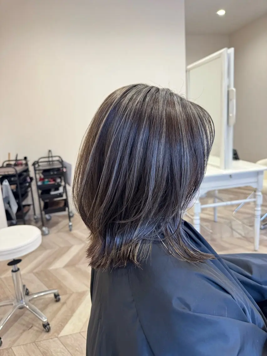 セミロング カラー ヘアアレンジ カット ヘアカラー 佐々木  まゆかのヘアスタイル