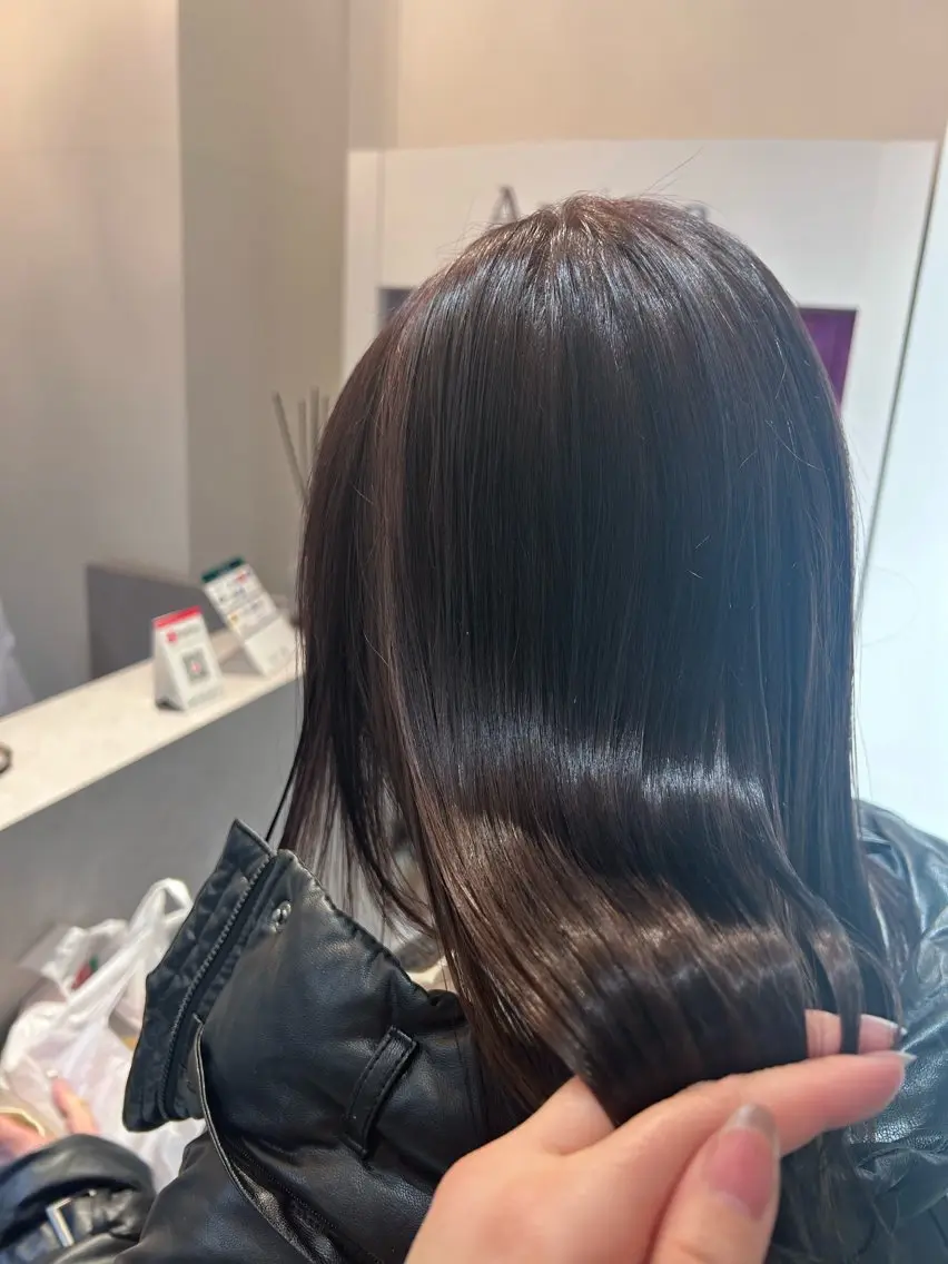 セミロング ヘアカラー トリートメント 蓮池 愛海のヘアスタイル