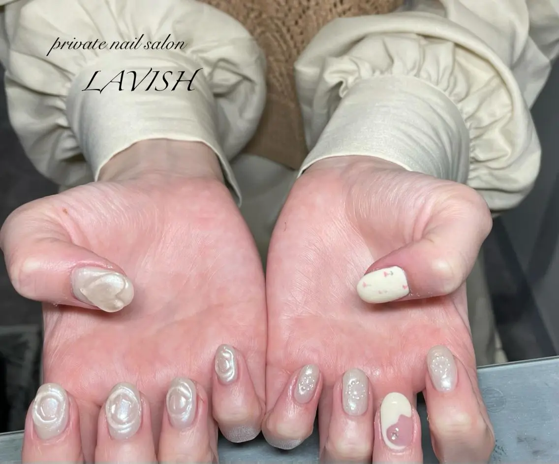 ネイル LAVISH 大和店 emi・:*+のネイルデザイン