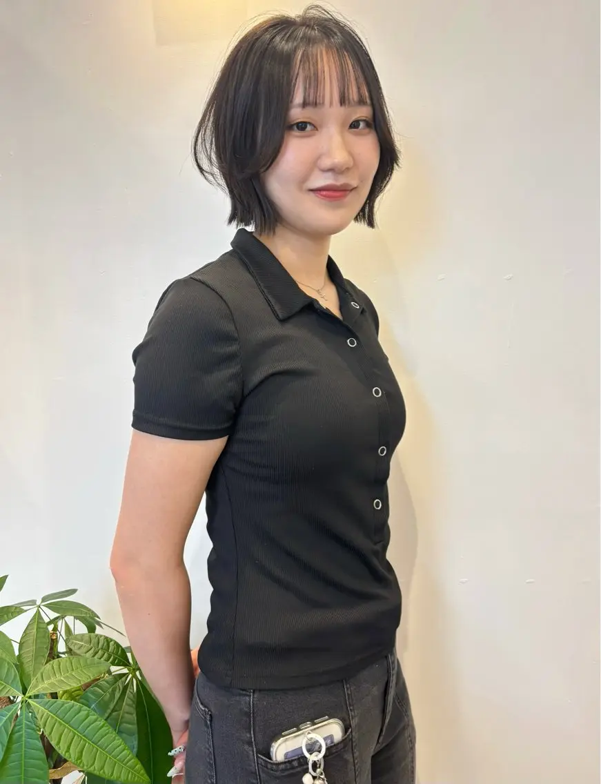 ショート カット ヘアカラー トリートメント 鍋嶋 涼香のヘアスタイル