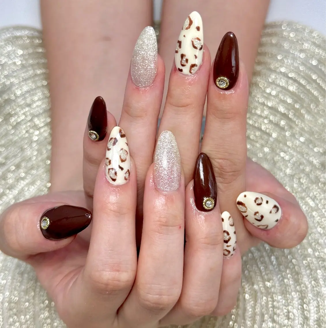 ネイル アニマル柄 ブラウン 長さ出し ロングネイル ネイルチップ ハンドネイル moa nailのネイルデザイン