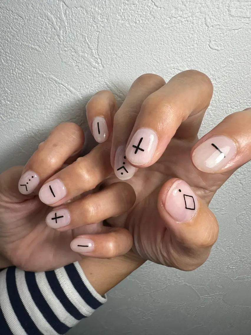 ネイル 𝒕𝒉𝒂𝒘 𝒏𝒂𝒊𝒍のネイルデザイン