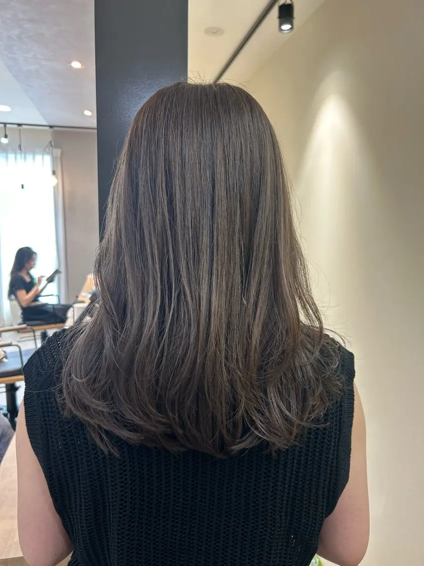 ロング カラー グレージュ hubhair レイヤー/透明感のヘアスタイル