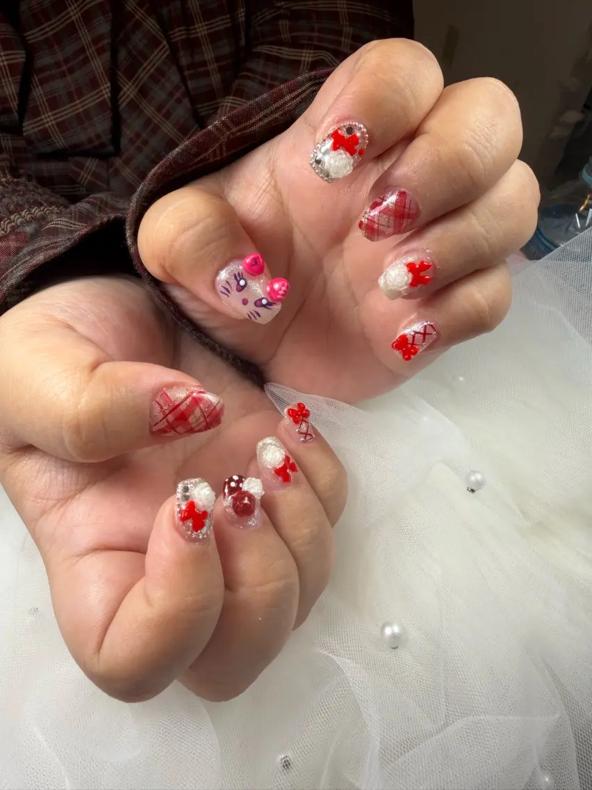 ネイル チークネイル フレンチネイル グラデーション キラキラネイル 韓国ネイル ハンドネイル HIKARIHANA NAILのネイルデザイン