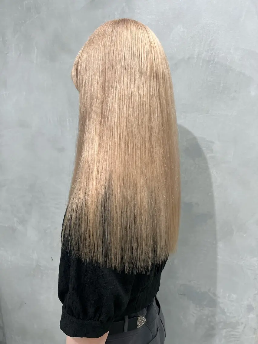 カラー ベージュカラー ブロンド ブロンドベージュ ヘアカラー 中村 彩夏のヘアスタイル